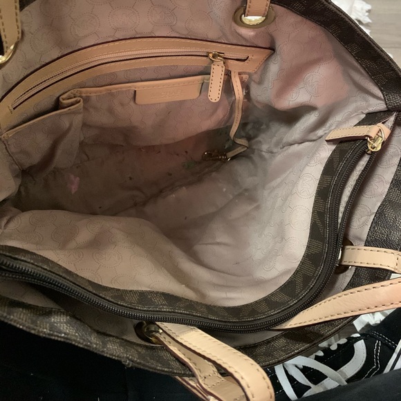 Michael Kors Brown MK logo tote bag - Picture 6 of 8